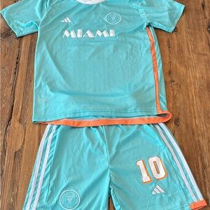adidas Kids Aqua and Orange Soccer Jersey Set - Messi Miami